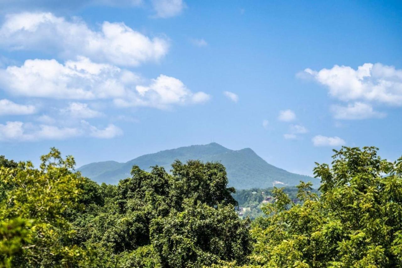 Misty Mountain Game Room And Hot Tub Pigeon Forge Exterior photo